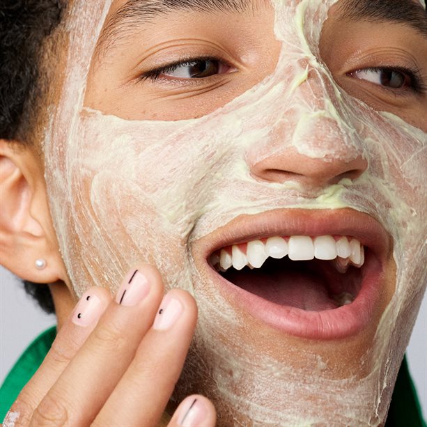 Clearskin Pore & Shine Control Smooth Exfoliating Scrub 75ml